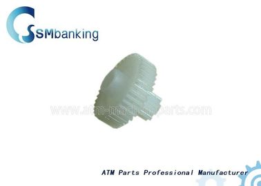 Engranaje plástico blanco componente 009-0018232 de NCR de las piezas del cajero automático de NCR