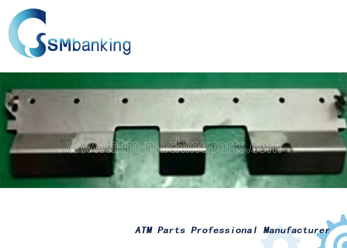 Conjunto de placa guía frontal del contenedor de rechazo GRG 8240 YT6.363.3615